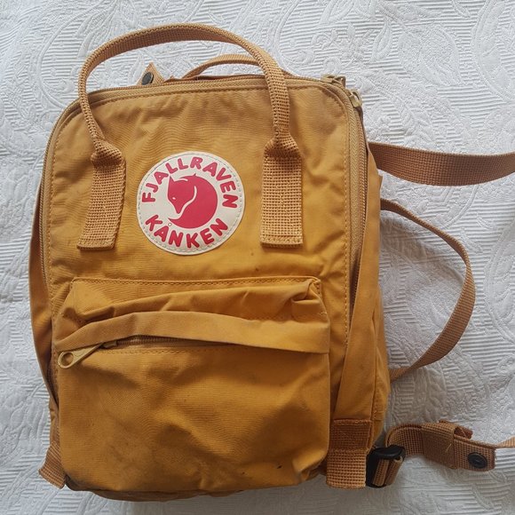 fjallraven mini kanken backpack in yellow - Picture 2 of 4